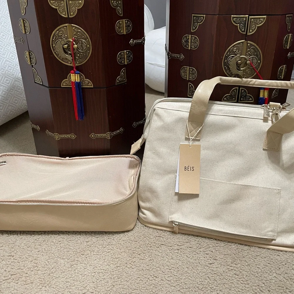BEIS Cream and Tan Travel Bag - Picture 9 of 9